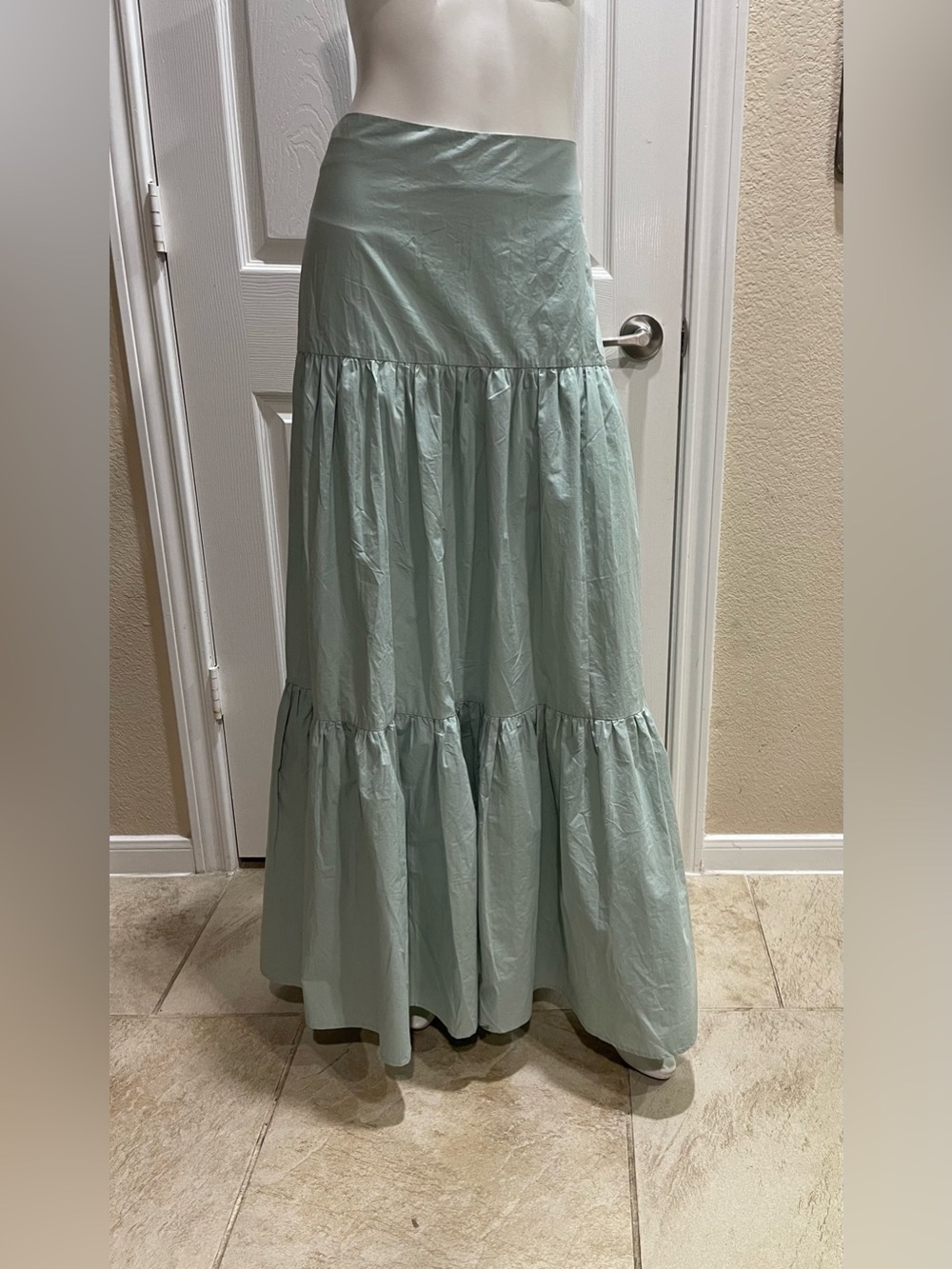 Mazik Top Tier Light Sage Green Tiered Ruffle Maxi Skirt Size Large - Picture 3 of 15